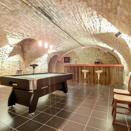 Villa Discotheque *